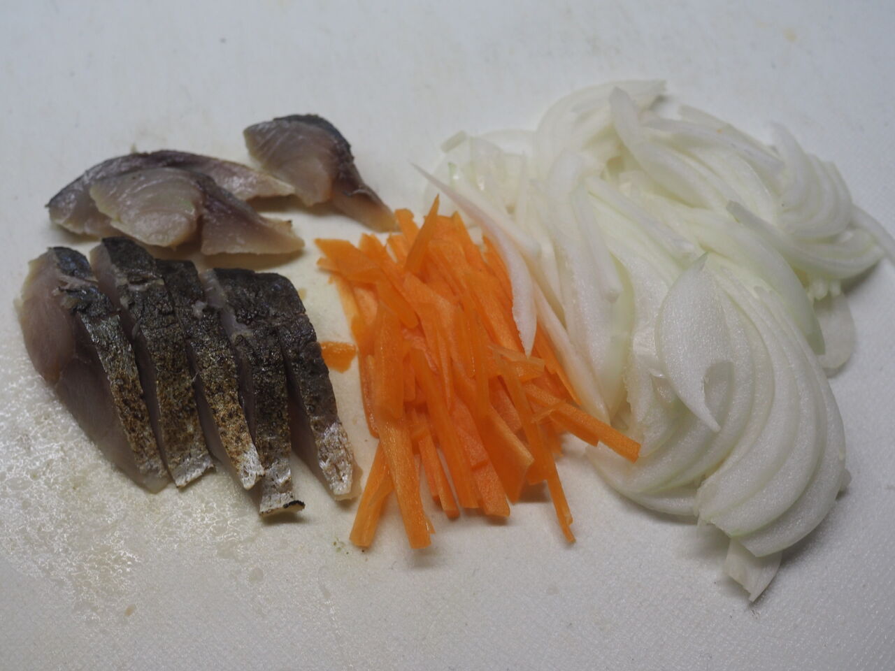 きずし しめ鯖 のわさび ポン酢和え ログハウスに住み 料理 野菜 家具作り