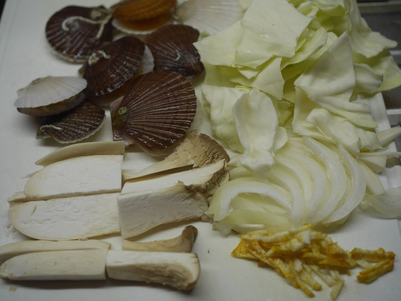 ベビー帆立とキャベツ エリンギのワイン蒸し ログハウスに住み 料理 野菜 家具作り