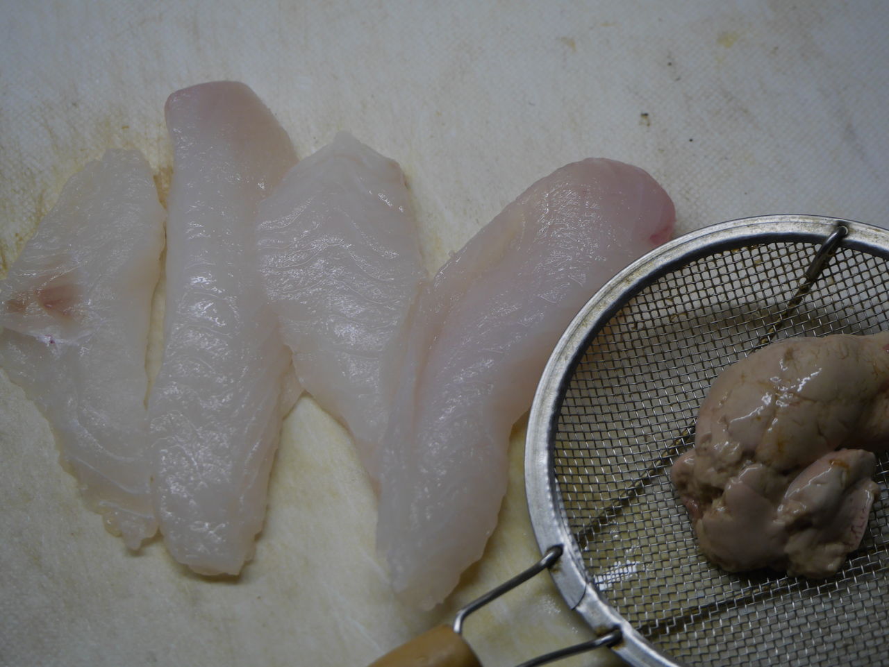 やっとハゲの肝醤油 食べられました ログハウスに住み 料理 野菜 家具作り