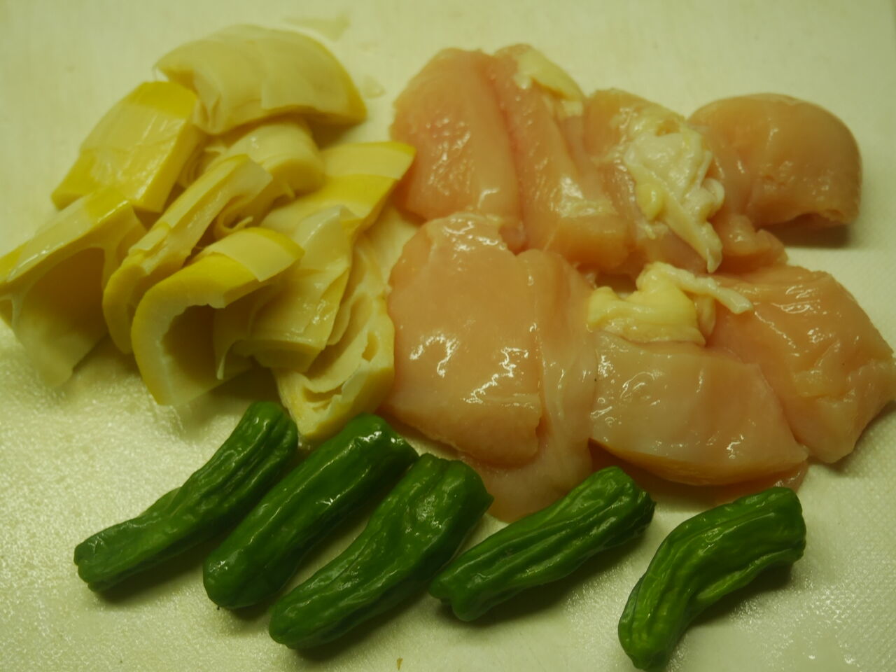鶏むね肉とタケノコでチンジャオロースー風 ログハウスに住み 料理 野菜 家具作り