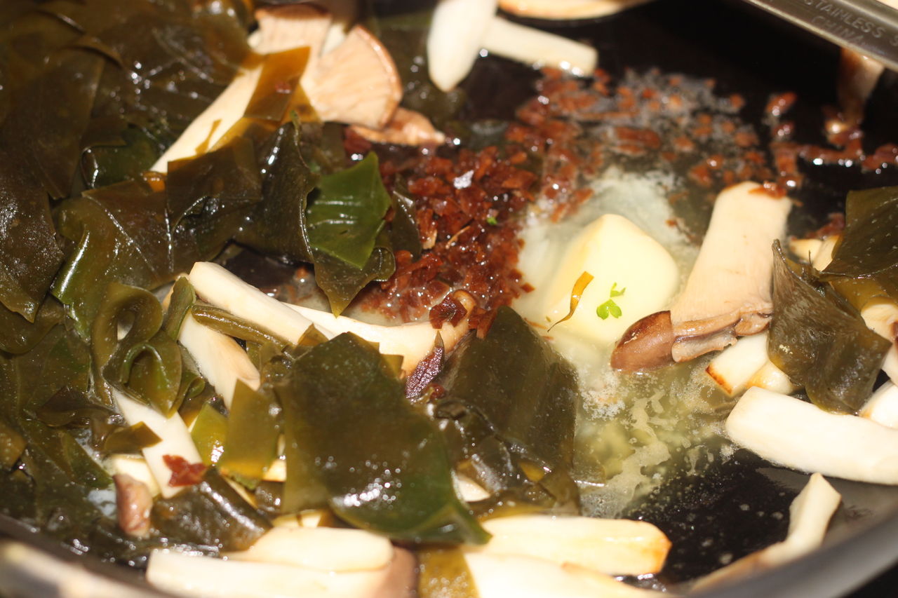 わかめとエリンギのバター炒め ログハウスに住み 料理 野菜 家具作り