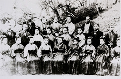 扇城女学校第一回卒業写真