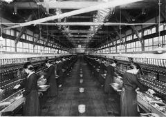 01-新綾部製糸・工場-作業中