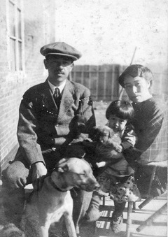 7-小川清秀・梅・文子・ブルドッグ犬 親子