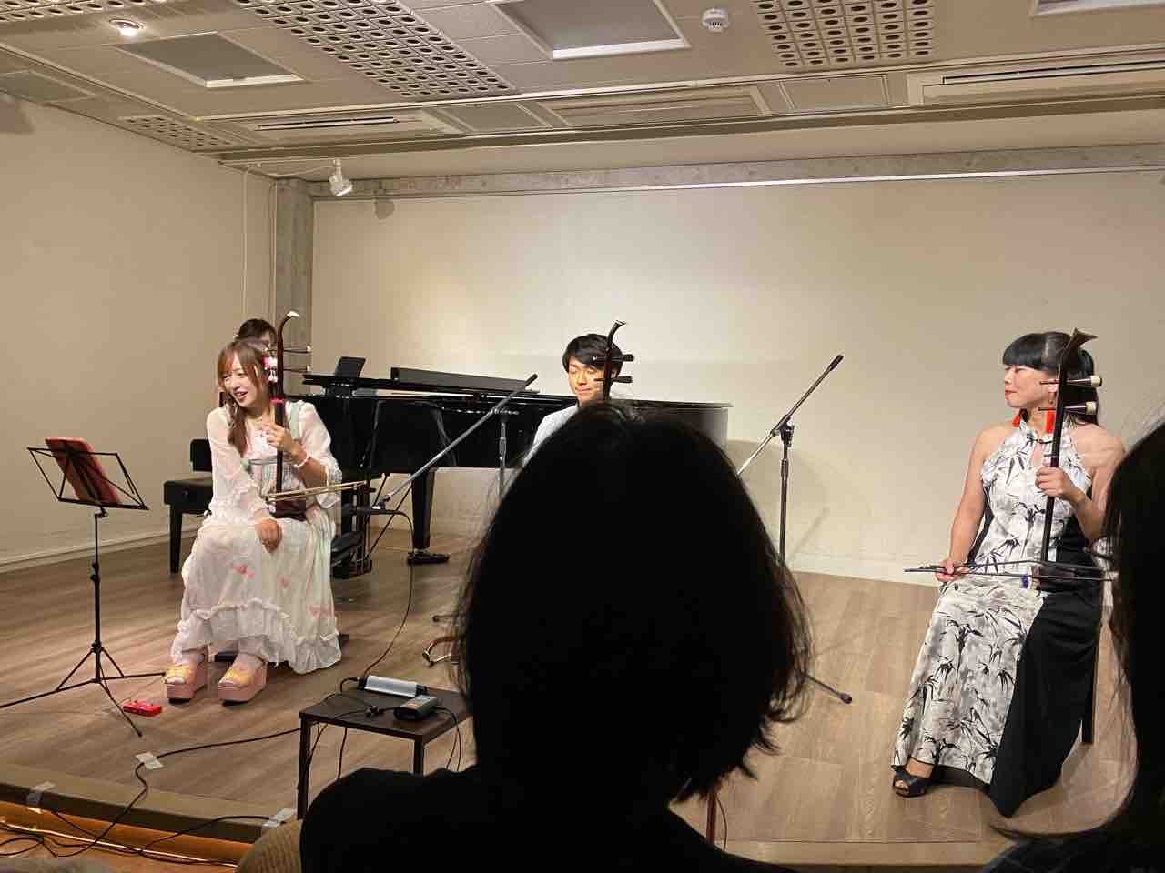 桐子&本多ゆとり『二胡×二胡 超級演奏会』@ 音楽ホール&ギャラリー里夢 : ざわついた私の心に穏やかな時を還してくれるDiary