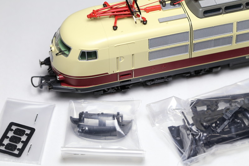 DB103電気機関車（DCCサウンド）＋TEEラインゴルト風客車7両セット DB103電気機関車（DCCサウンド）＋TEEラインゴルト風客車7両