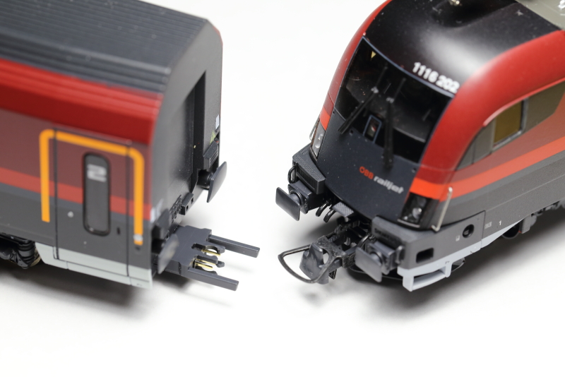 Railjet用タウルスのカプラーを通電仕様にする（Roco Rh1116
