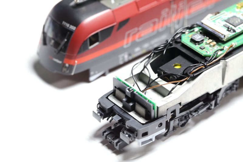Railjet用タウルスのカプラーを通電仕様にする（Roco Rh1116