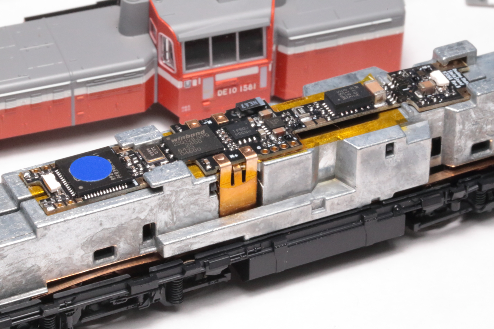 KATO DE10にサウンド搭載(Desktopstation製SmileSound K3066) : M R S