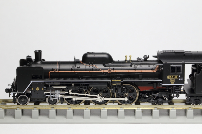 C57蒸気機関車と客車2両とジオラマセット Takara Tomy - 【プラレール】C57 180号機蒸気機関車ベーシック