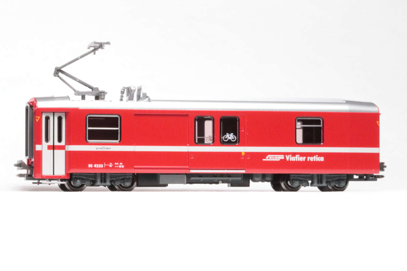 KATO レーティッシュ鉄道 電源荷物車 DS4223 : 城国和那の気まぐれ活動記録