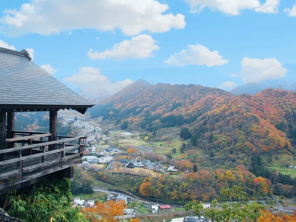 1,015段の石段を登って奥之院を目指す山形県「立石寺」の旅 : かずタビ1