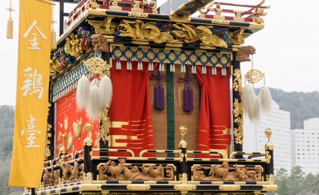 新設された祭屋台8台とからくりの実演がある「飛騨高山まつりの森」の