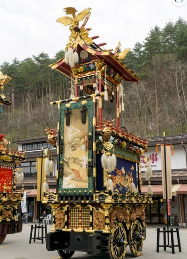 新設された祭屋台8台とからくりの実演がある「飛騨高山まつりの森」の