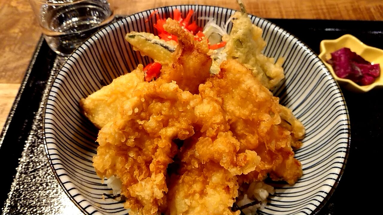 衝撃の柔らかジューシー鶏天!!宮町食堂で鶏天丼 : 新潟がっとうんめもん探訪