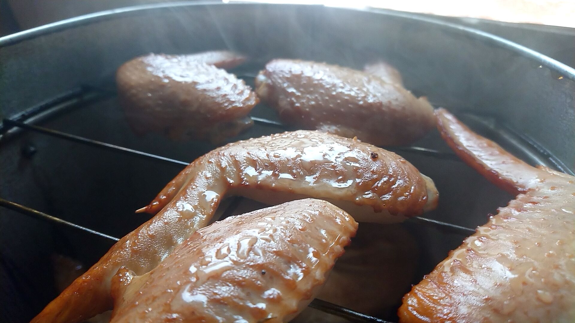 自作スモークチキン スモーク手羽先 燻製ナッツ 燻製ビーフジャーキー くんたま 新潟がっとうんめもん探訪 自作スモークチキン スモーク手羽先 燻製ナッツ 燻製ビーフジャーキー くんたま 新潟がっとうんめもん探訪