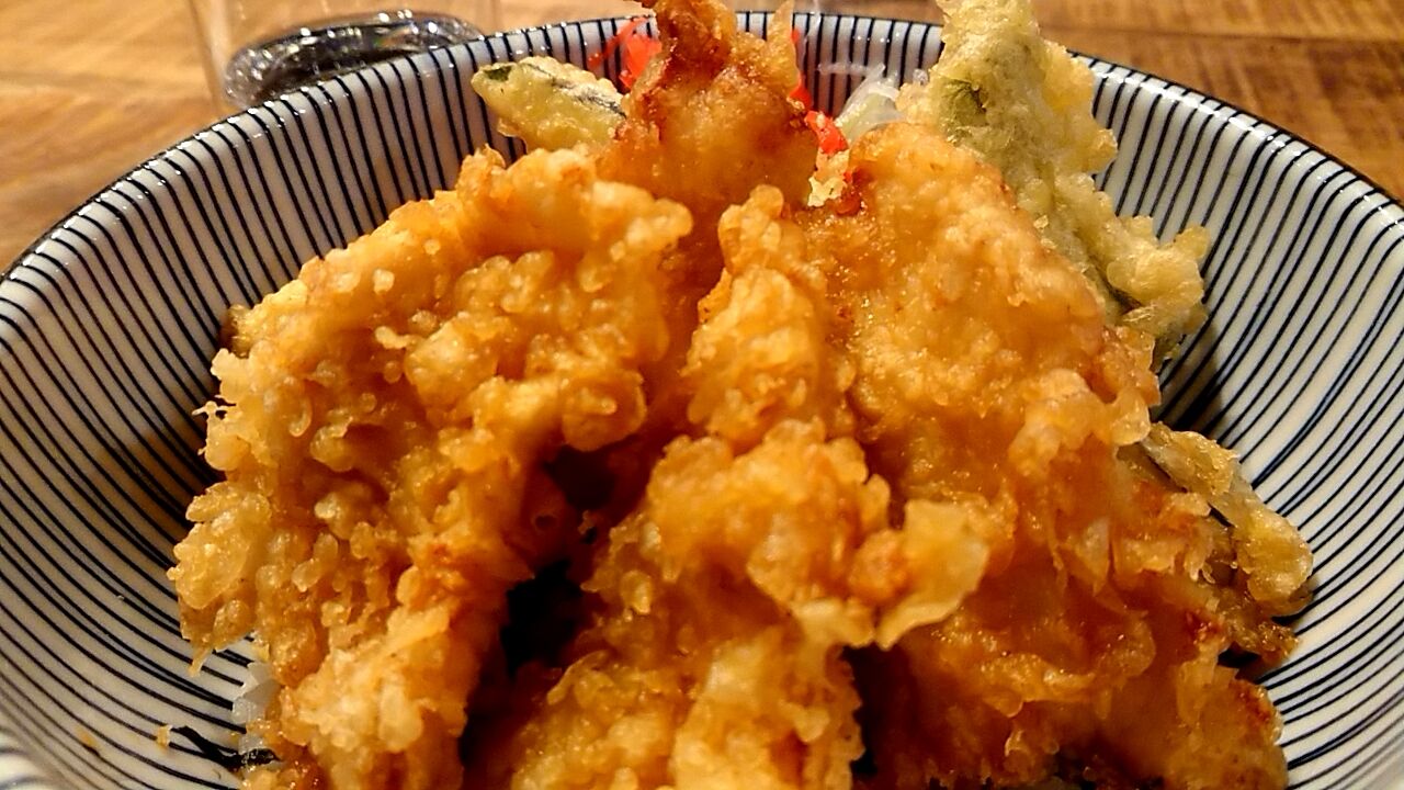 衝撃の柔らかジューシー鶏天!!宮町食堂で鶏天丼 : 新潟がっとうんめもん探訪