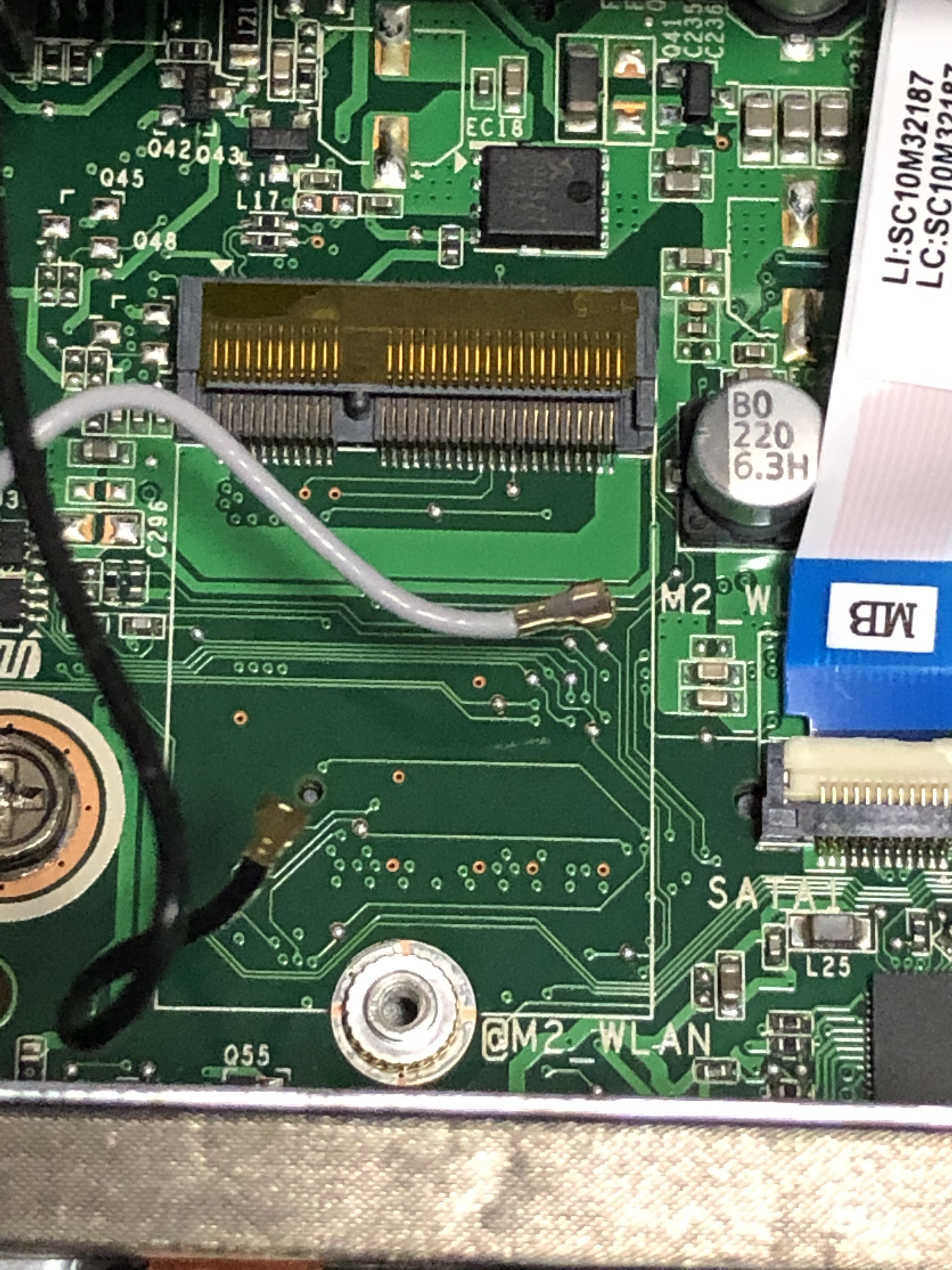 Lenovo Thinkcentre M75q 1 Tiny E Gpu化 アクイの四苦八苦 Lenovo Thinkcentre M75q 1 Tiny E Gpu化 アクイの四苦八苦
