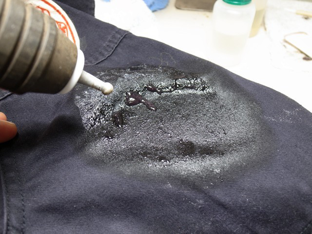 形見のブルゾン ワッペンの接着剤の染み抜き 創業50年以上 愛と真のクリーニング 岐阜で一番洗いとプレスの上手い店 キタヤクリーニングのブログ 形見のブルゾン ワッペンの接着剤の染み抜き 創業50年以上 愛と真のクリーニング 岐阜で一番洗いとプレスの上手い店 キタヤクリーニングのブログ