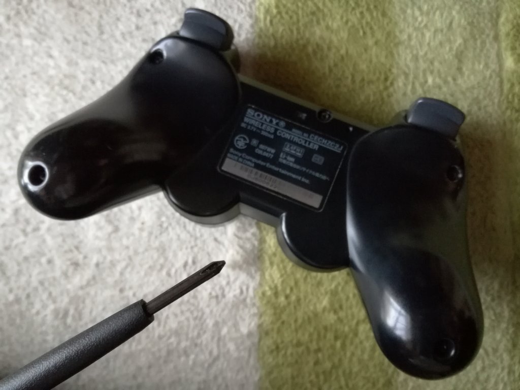 プレステ 3 コントローラー Ps3 コントローラー デュアルショック3 が勝手に動く現象の修理 分解方法 プレステ 3 コントローラー Ps3 コントローラー デュアルショック3 が勝手に動く現象の修理 分解方法