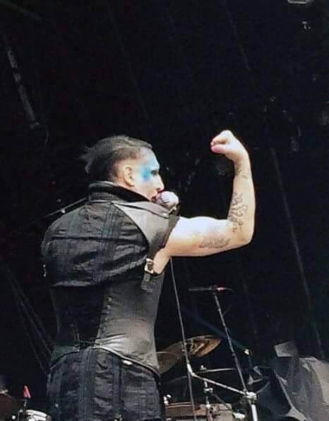 0967d2c61006028841b903ad1dffaff5--marilyn-manson-celebrity-guys
