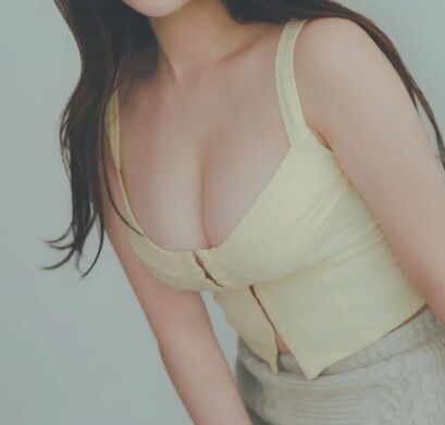 【画像】「読者を悩殺」鈴木くるみ マシュマロボディで“Sっ気”グラビアに登場のサムネイル