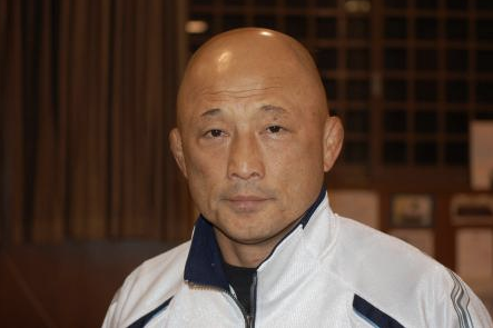 栄監督 画像