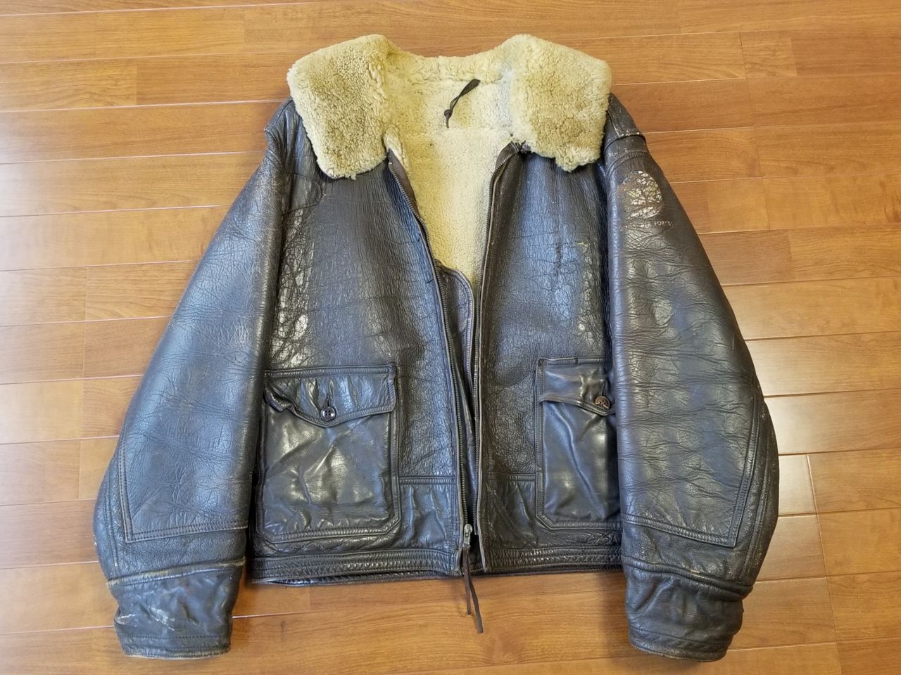 デザインは海軍ジャケットなのに陸軍が使用したAN-J-4 : FLIGHT JACKET 