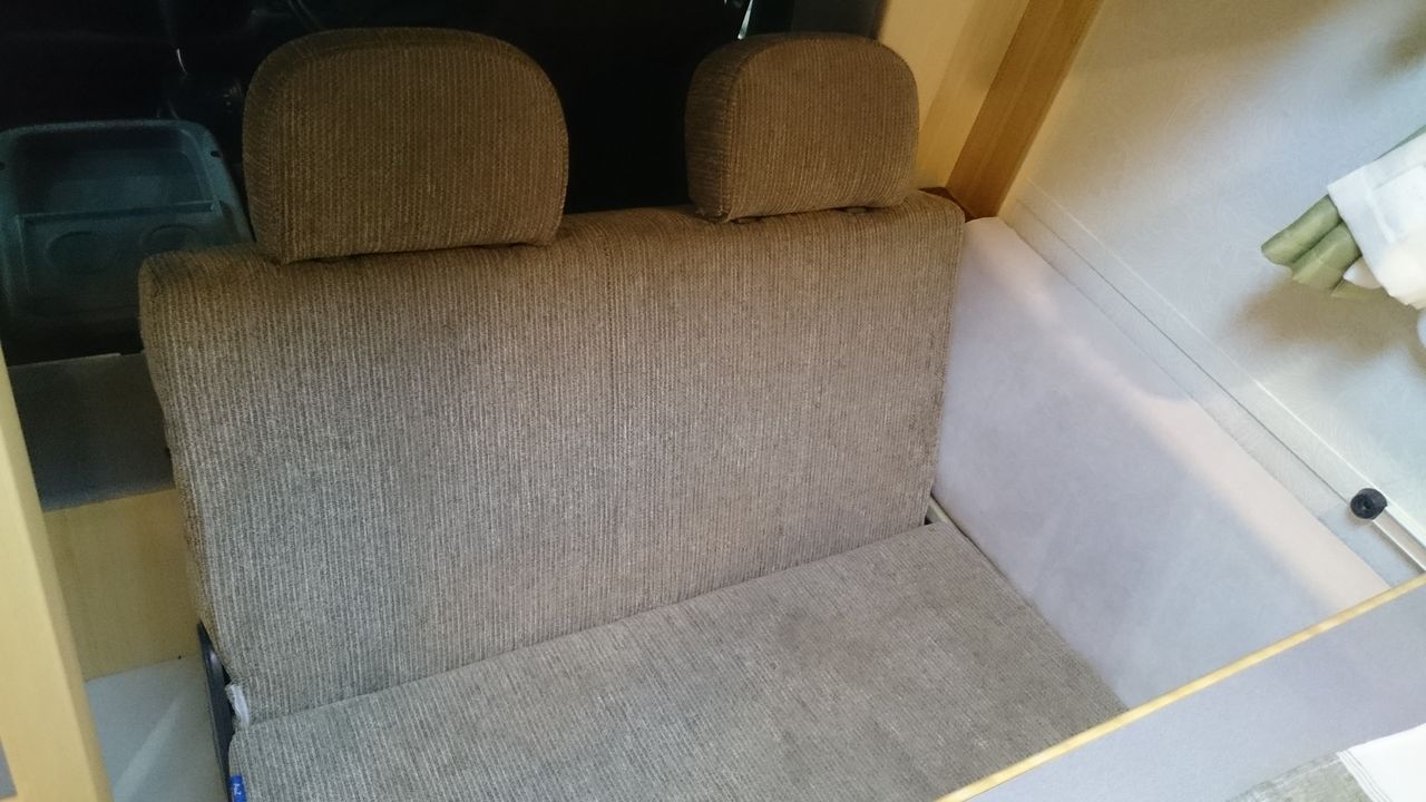 前向き変型セカンドシートに疑問な私。 : ZIL5 GO GO