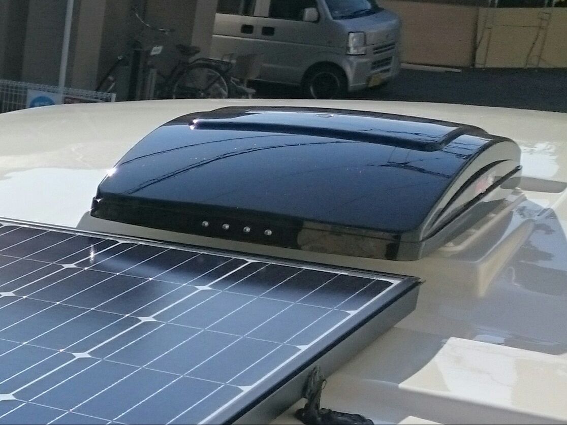 マックスファン　キャンピングカー用　バーデンから取り外し　換気扇　着払い マックスファン キャンピングカー用 バーデンから取り外し 換気扇