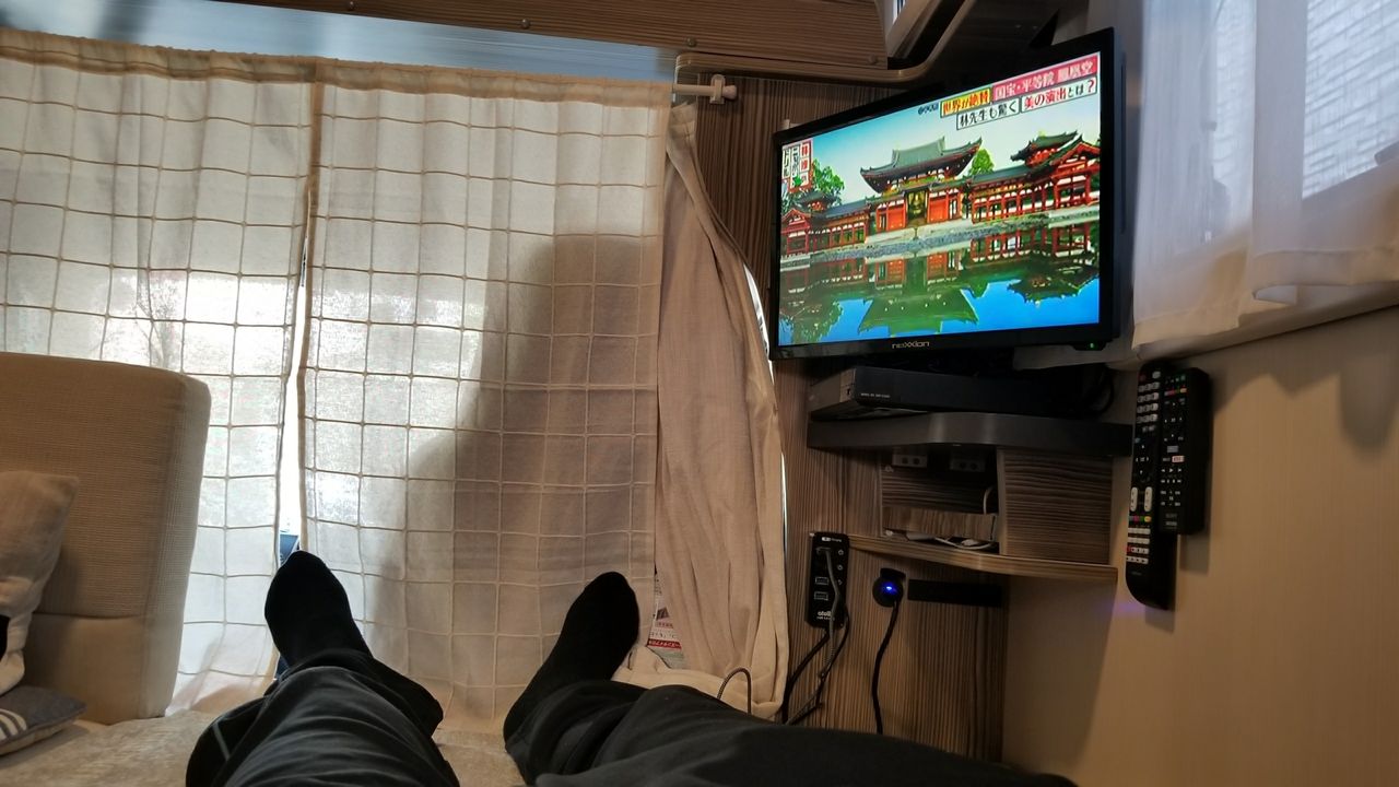 キャンピングカーにはやっぱりテレビが必要ですね ｚｉｌ５ ｇｏ ｇｏ