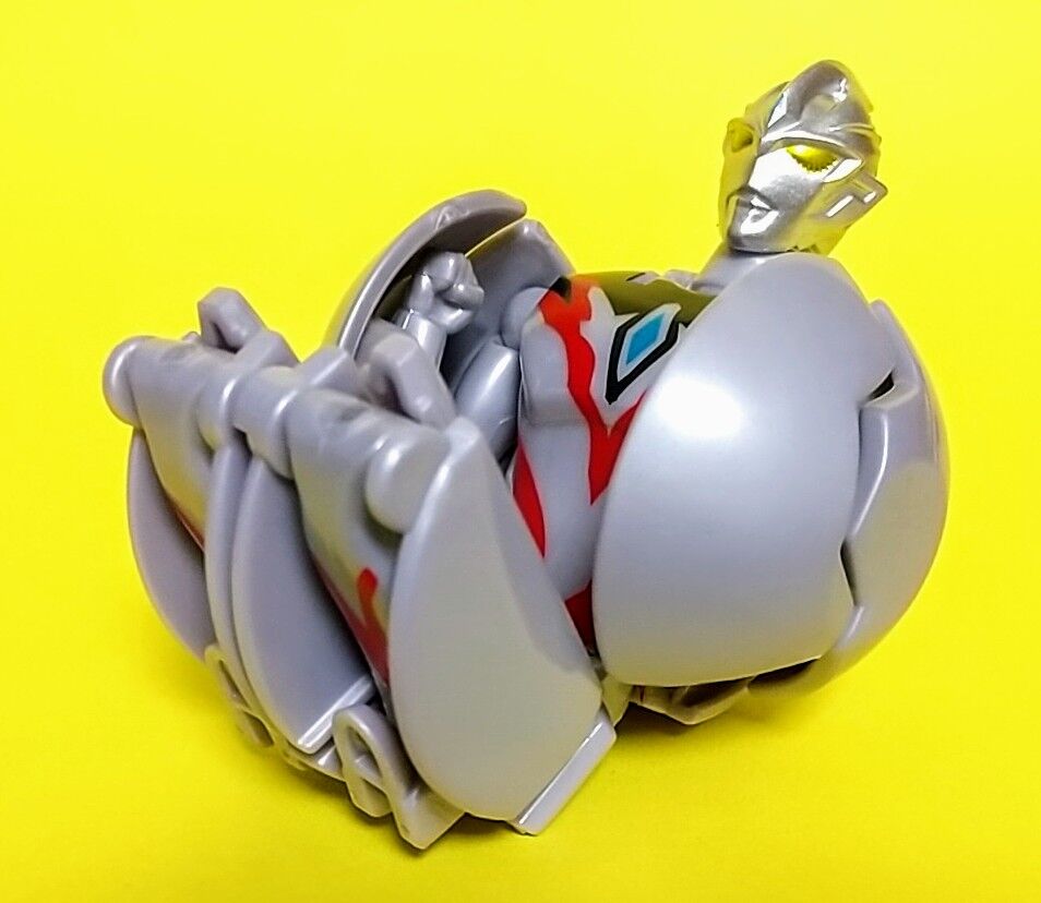 約6cm→変形→約14cm】帰ってきたウルトラエッグ ウルトラマンアーク