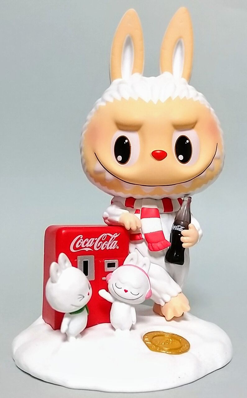 LABUBU ラブブ コカコーラ ぬいぐるみ2種セット 正規品】POPMART LABUBU ラブブ コカコーラ 2種セット - メルカリ