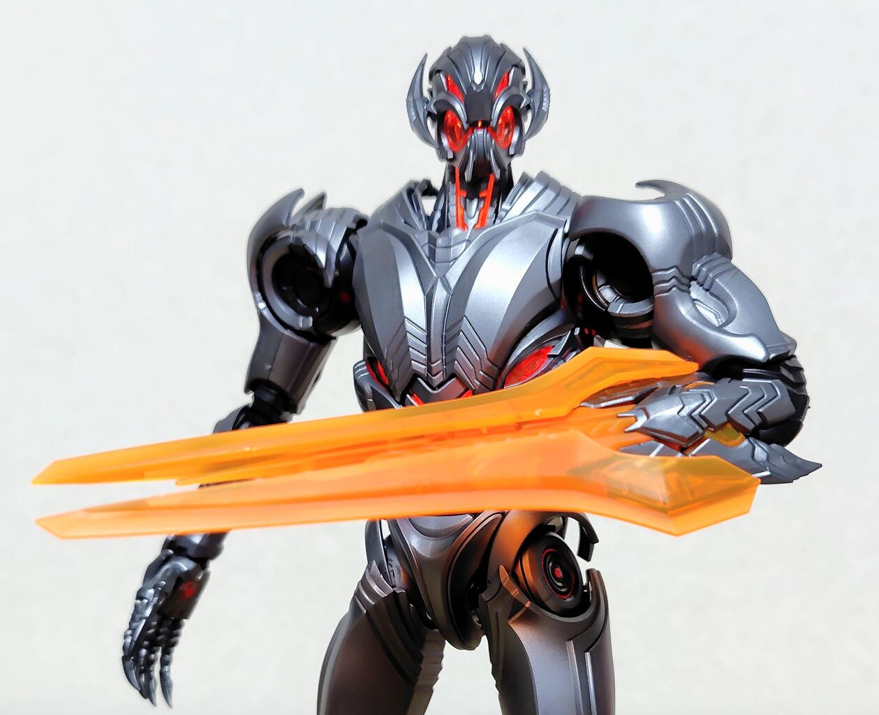光る！玉座付きのウルトロン】BLOKEES LEGEND CLASS ULTRON(MARVEL