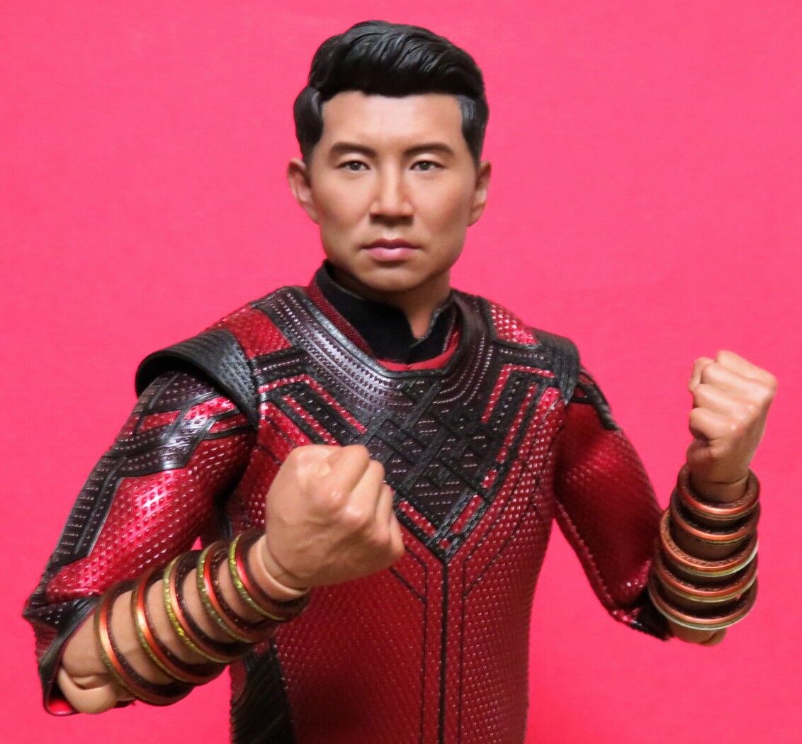 ブラックライトでテン・リングスが光る！】HOTTOYS ムービー ...