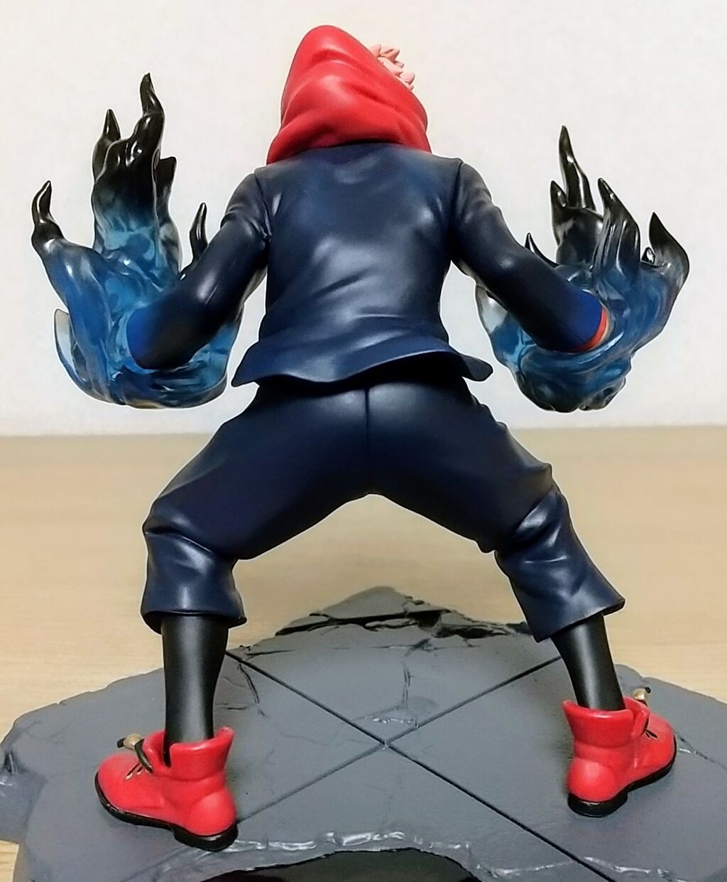 呪術廻戦フィギュアエフェクトジオラマ台座 ジオラマ風の台座付き】呪術廻戦 Luminasta “虎杖悠仁” 共闘