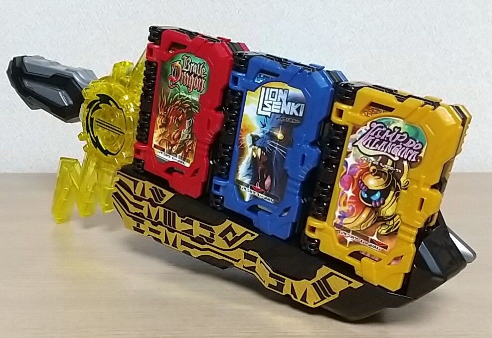 仮面ライダーセイバー】DX雷鳴剣黄雷エンブレム＆ランプドアランジーナ