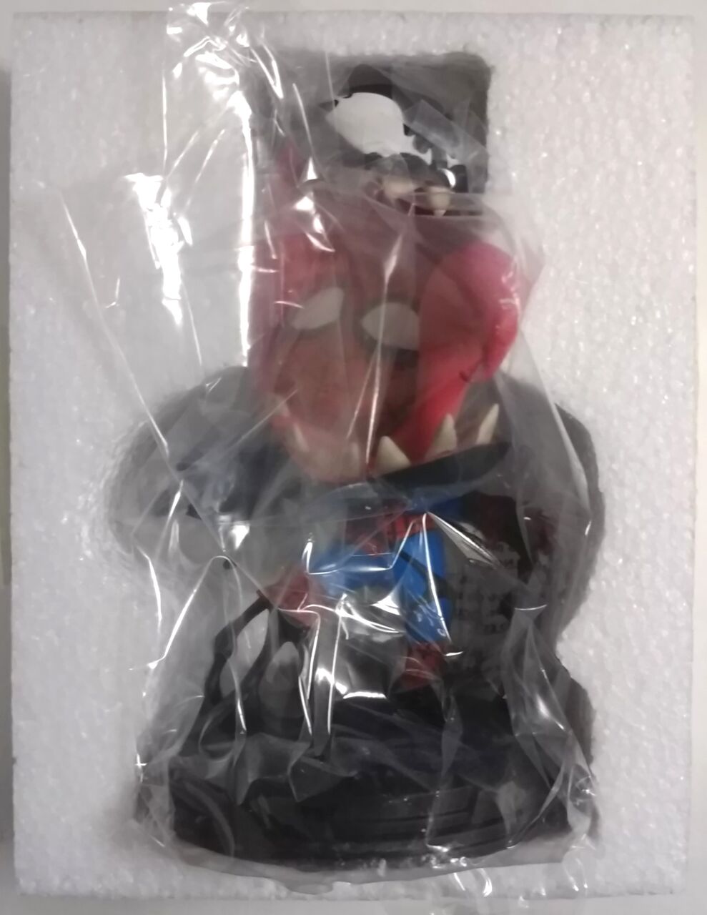 5000個限定！スパイダーマンとヴェノムのスタチュー】GENTLE GIANT