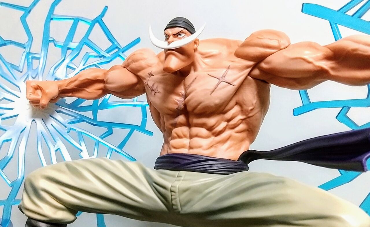 海外限定！白ひげの豪華エフェクトフィギュア】ONE PIECE DXF