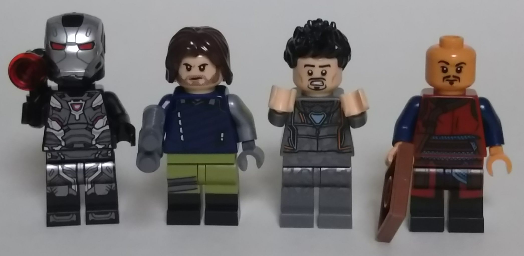 トイザらスのブロックトーバーで貰えるアベンジャーズ インフィニティ 
