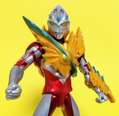 ウルトラマンアーク メタリックカラーver.　サトゥルーアーマーセット 現状品 408b1b10-s.jpg