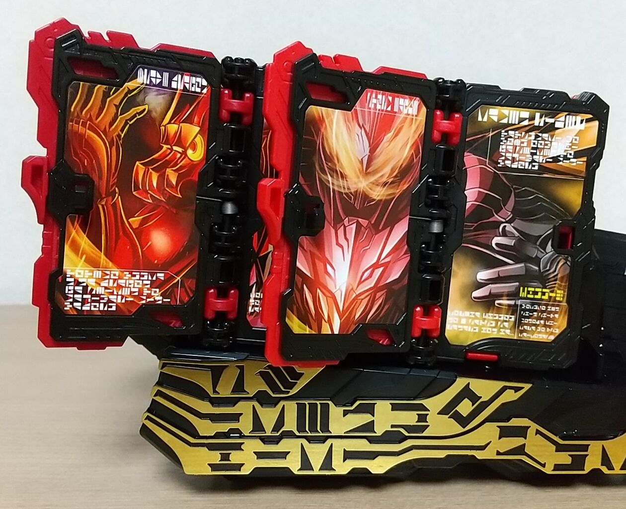 【中古】「非常に良い」BANDAI 仮面ライダーセイバー DXストームイーグルワンダーライドブック Amazon | [BANDAI] 仮面ライダーセイバー DXストームイーグルワンダー