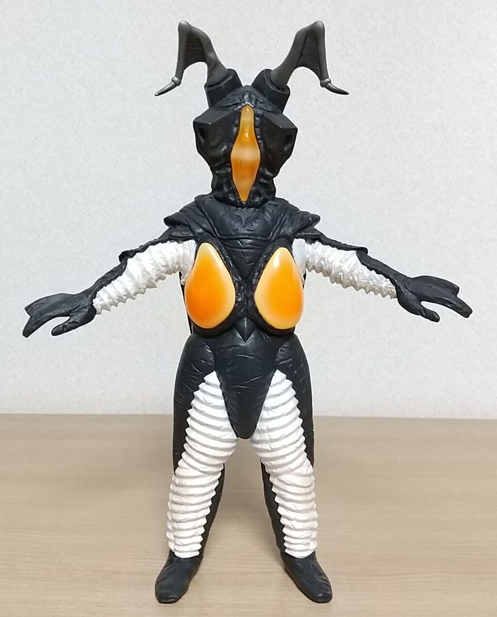 頭部にリレー発光機能を搭載】大怪獣シリーズ ゼットン 発光