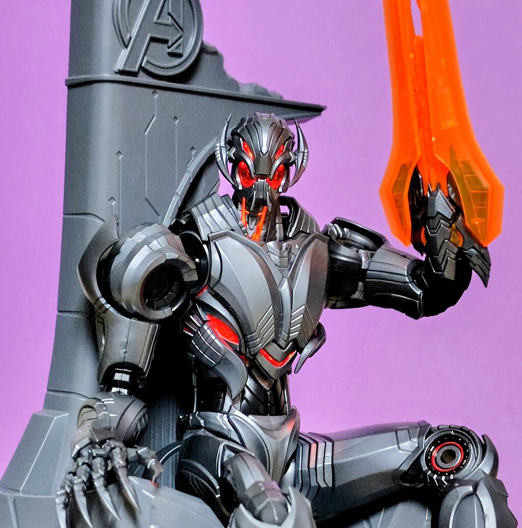 海外製ヴォルトロン 光る！玉座付きのウルトロン】BLOKEES LEGEND CLASS ULTRON(MARVEL