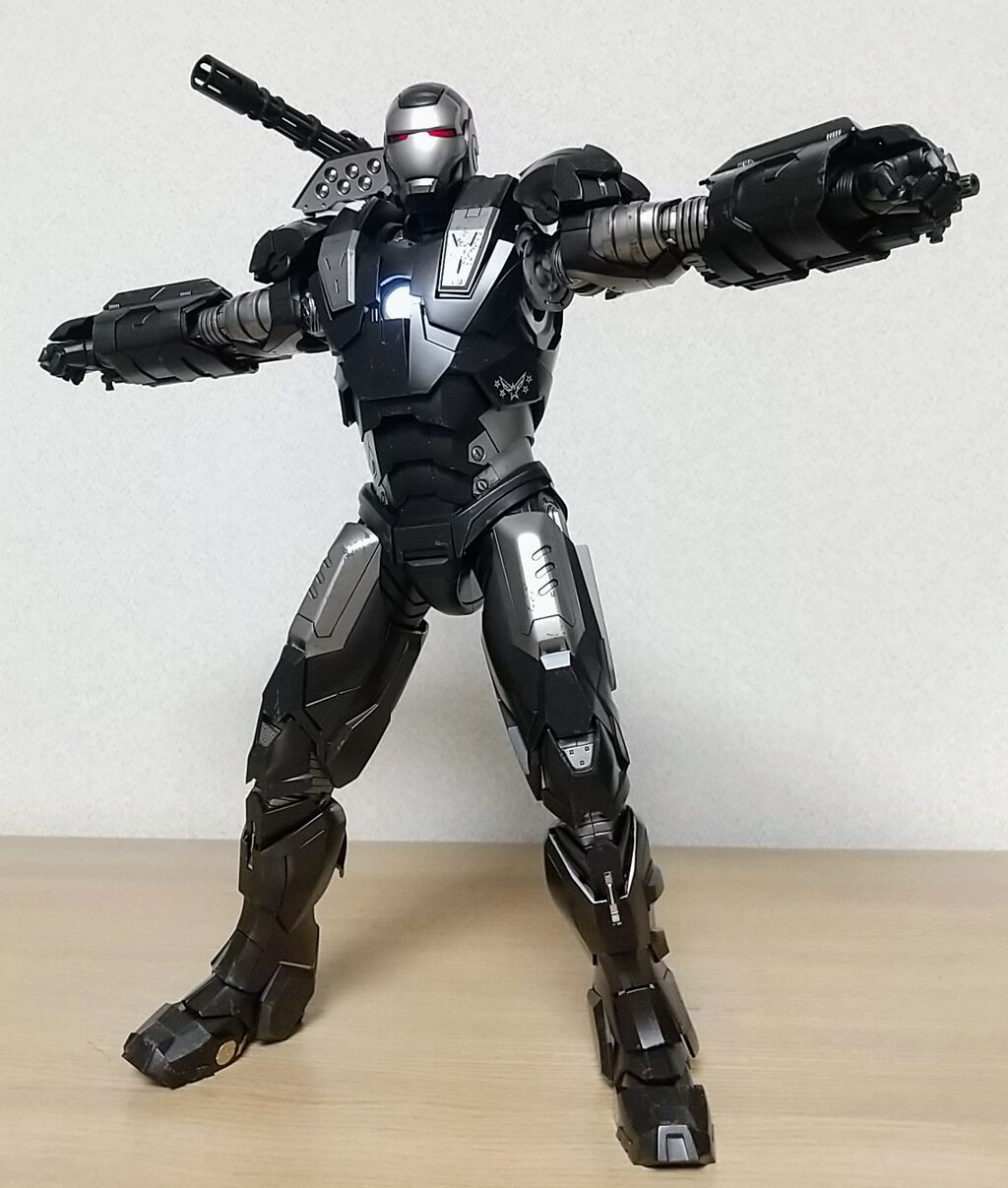 別れた妻も付属！バトルダメージ版も再現可能】HOTTOYS ムービー