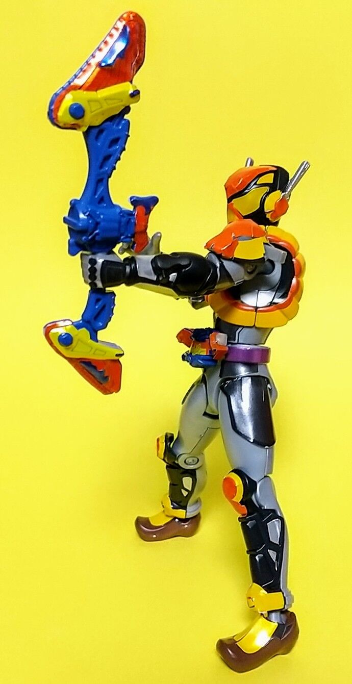 GV2 Feat GV2 12 GV4 GV2 バンダイ(BANDAI) 装動 仮面ライダーガヴGV2