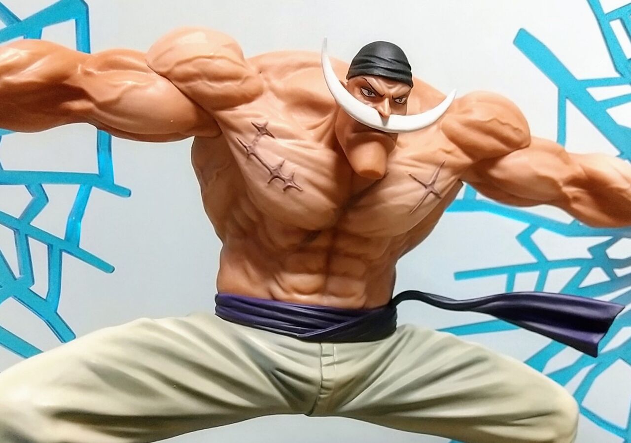 海外限定！白ひげの豪華エフェクトフィギュア】ONE PIECE DXF