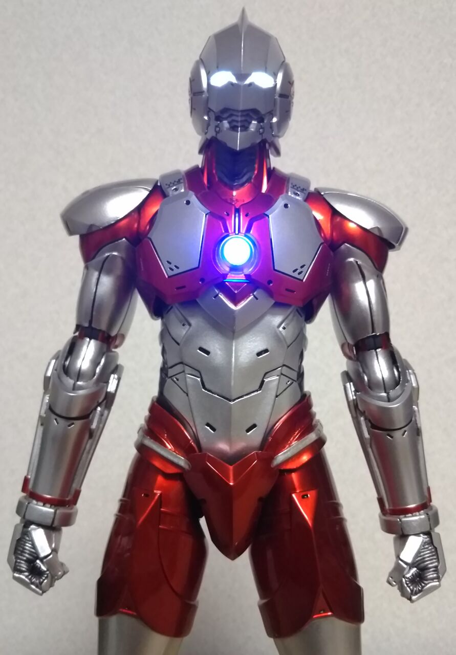 発光ギミックのある1/6スケール可動フィギュア☆】threezero