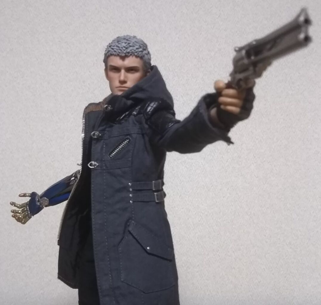 デビルメイクライ5のネロの1/6スケール可動フィギュア♪】ASMUS TOYS