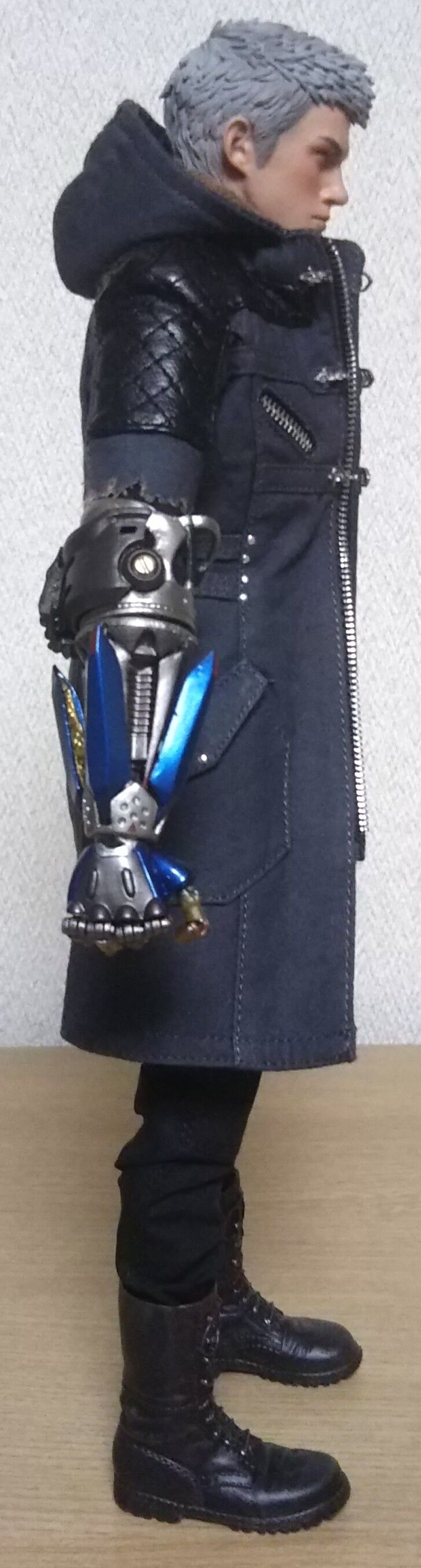 デビルメイクライ5のネロの1/6スケール可動フィギュア♪】ASMUS TOYS